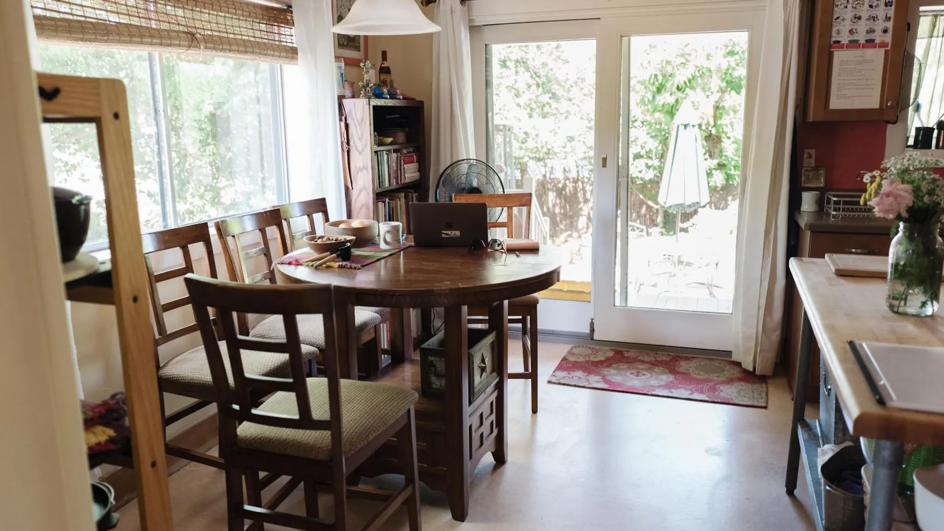 Southeast Portland Comfy & Eclectic Craftsman Home Holiday home